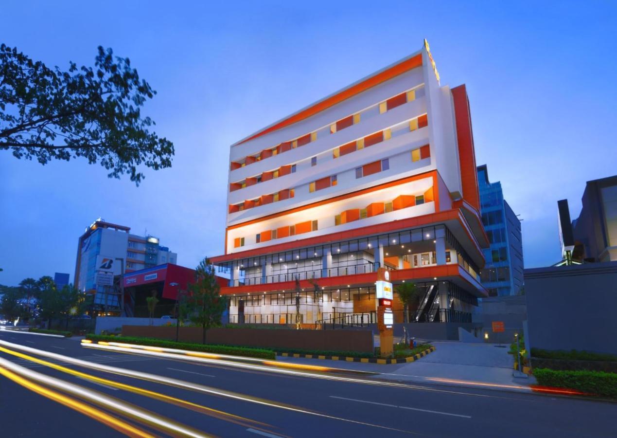 Starlet Bsd Hotel *